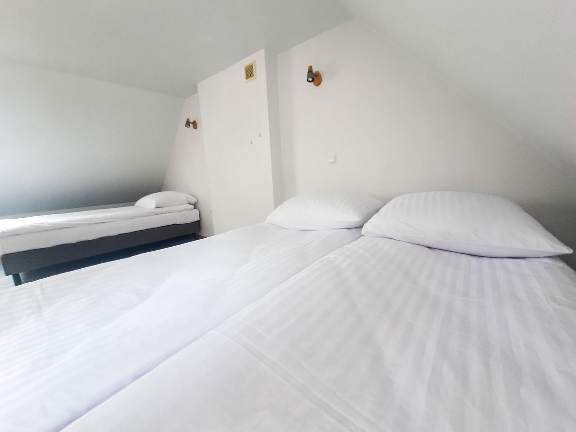 Marina Gorklo - Zurawi Kat Hotel Kültér fotó