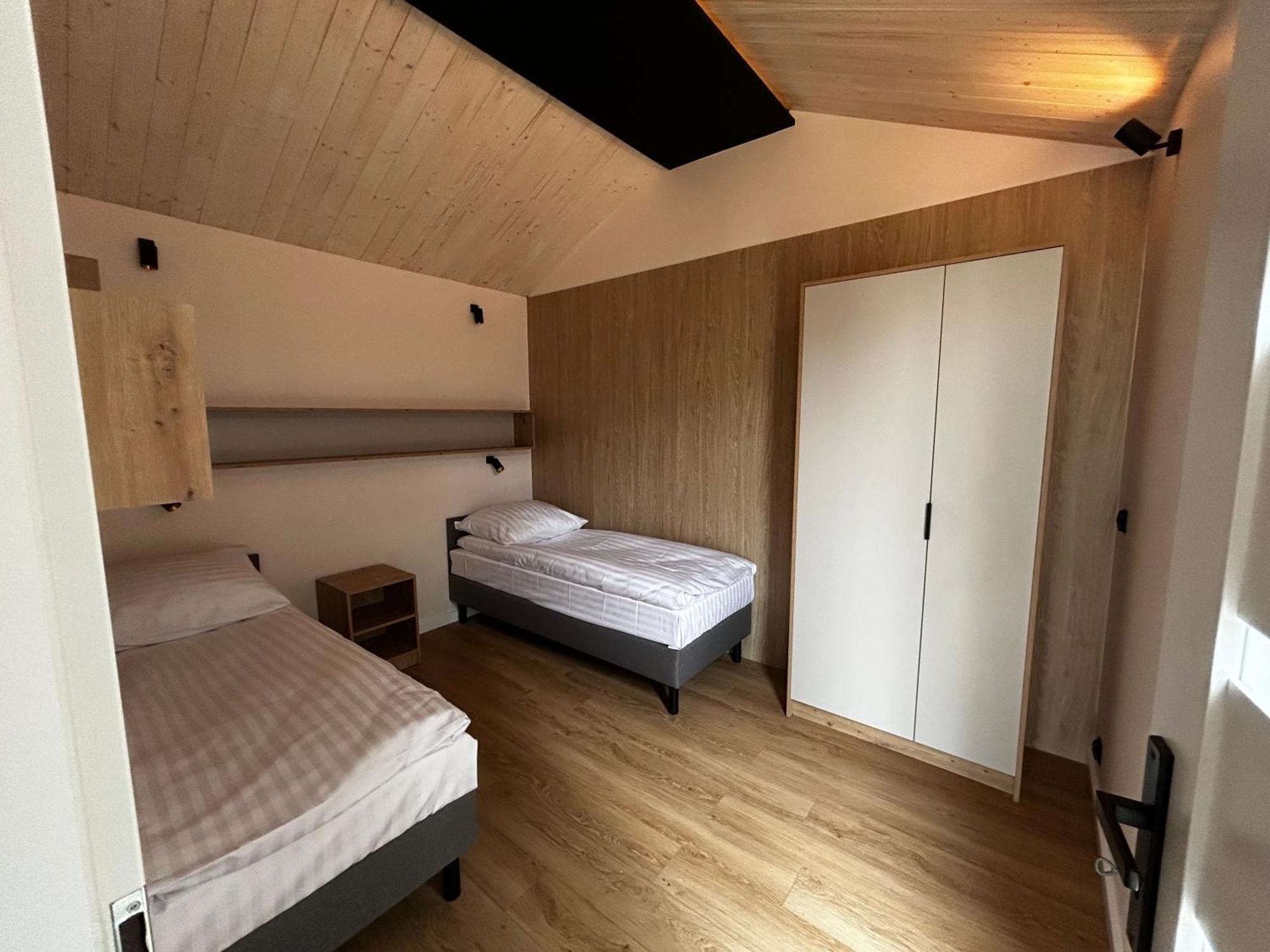 Marina Gorklo - Zurawi Kat Hotel Kültér fotó