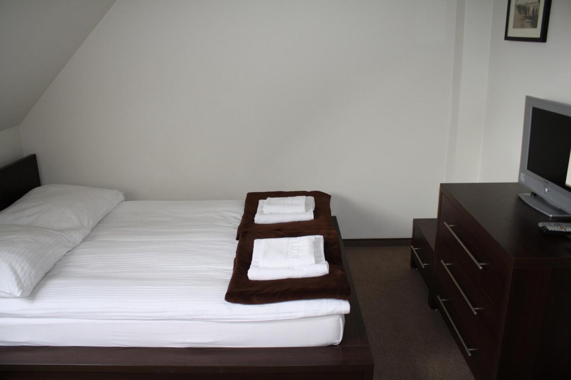 Marina Gorklo - Zurawi Kat Hotel Szoba fotó