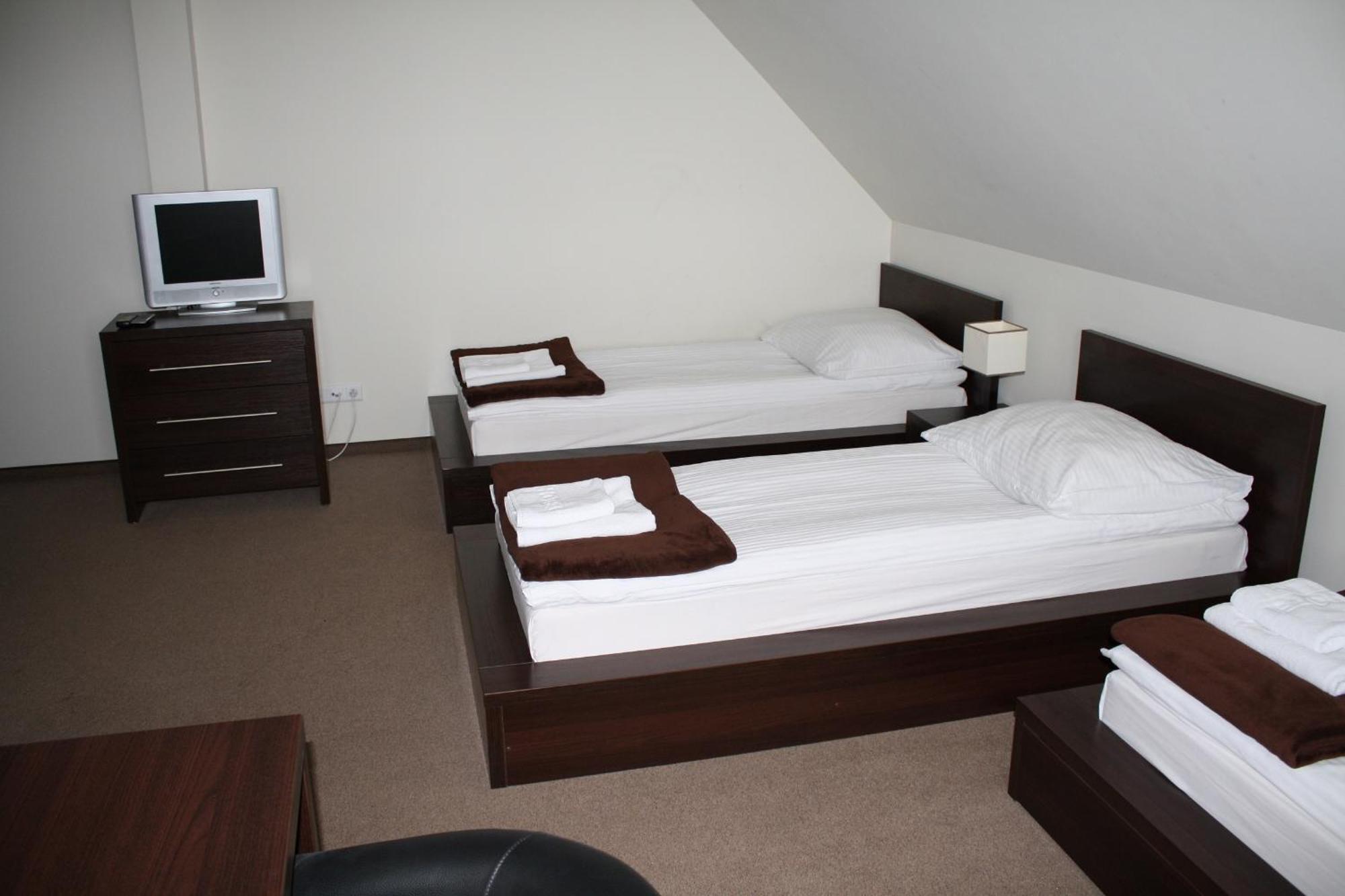 Marina Gorklo - Zurawi Kat Hotel Szoba fotó